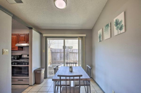 San Antonio Abode with Yard 17 Mi to Downtown!